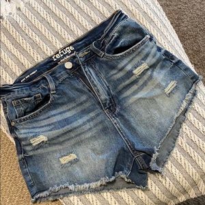 High Rise Refuge distressed jean shorts Sz 8